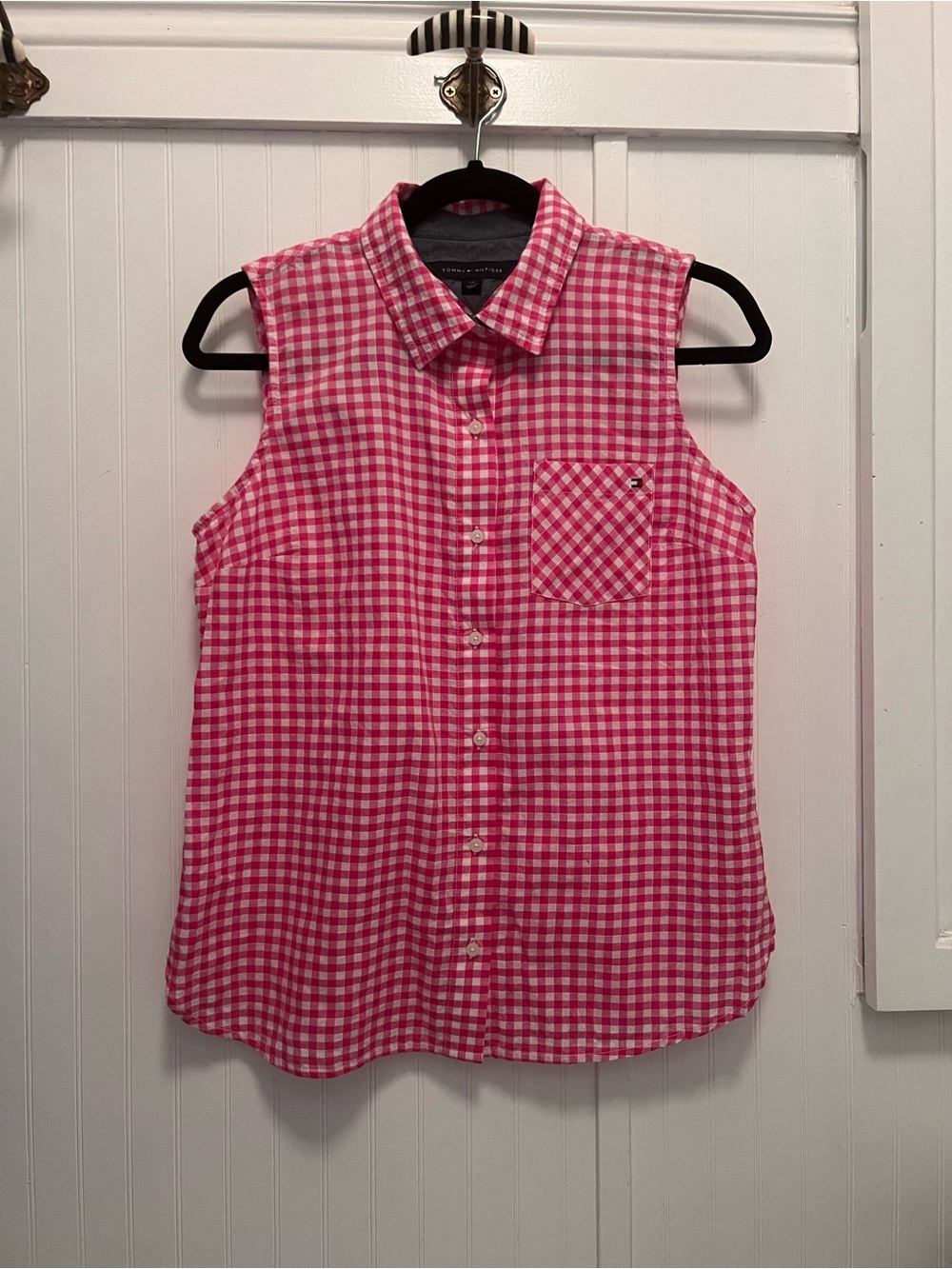 Tommy Hilfiger pink and white gingham sleeveless button-up shirt size Small